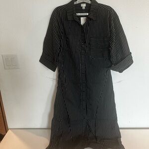 A New Day Women’s Black & Silver Stripped Button Down Dress

Size L
NWT